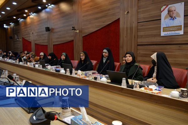 بدرقه دانش‌آموزان عمره‌گزار دختر شهرستان‌های استان تهران