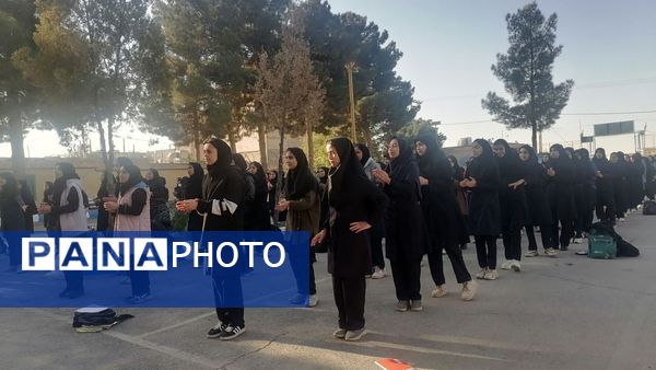 اجرای نرمش صبحگاهی در دبیرستان شهید مجید دهنوی نیشابور