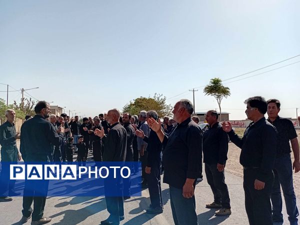 مراسم سینه زنی و علم گردانی در خلیل آباد