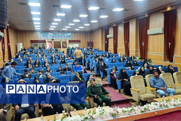 آیین تجلیل از برگزیدگان مسابقات قرآن و عترت بسیج قرچک