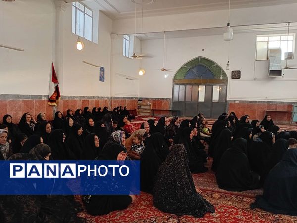  کارگاه مهارت های زندگی ویژه دختران جوان در خلیل آباد