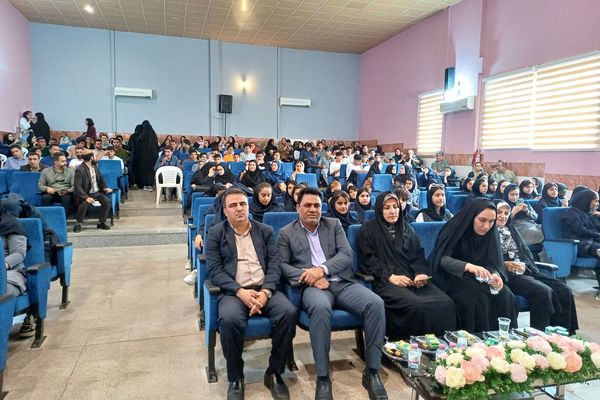 آیین تجلیل از فرهنگیان و دانش‌آموزان مقام‌آور مسابقات ورزشی 