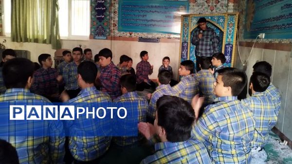 آخرین جلسه هفتگی، هیات الشهدای دبیرستان شهدای مدافع حرم منطقه ۱۰