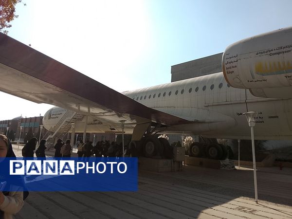 بازدید علمی و تفریحی دانش‌آموزان مدرسه فرزانگان 5 ساوجبلاغ از پارک علم و فناوری تهران