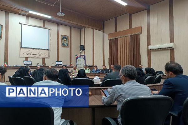 نشست بررسی چالش‌های آسیب‌های اجتماعی در گناباد