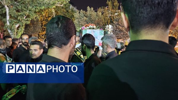 پیکر شهید فاتحی، در آغوش مجلس حسینی آرام گرفت 