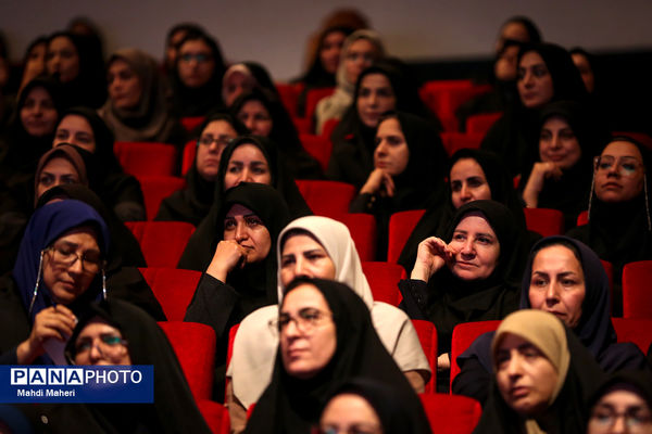 دیدار رییس‌جمهور با فرهنگیان و دانشجو معلمان