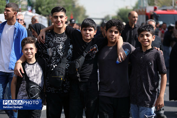 حضور کودکان و نوجوانان در جاماندگان اربعین حسینی - تهران