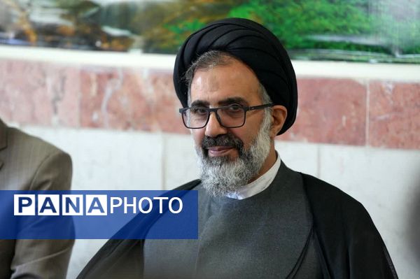 دیدار صمیمی امام جمعه فردیس با معلمان و دانش‌آموزان دبیرستان کاشانی‌پور