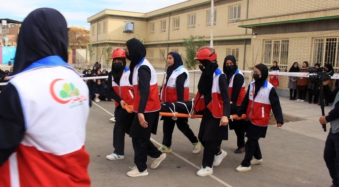 برگزاری مانور سراسری زلزله و ایمنی در مدارس شهرستان بم