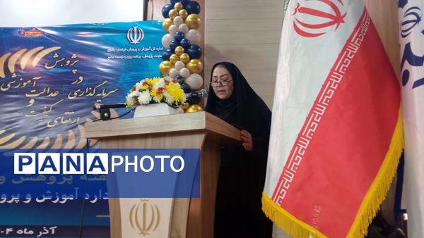 دختران شاهد قفلی خلاقیت خود را در نمایشگاه پژوهش به نمایش گذاشتند