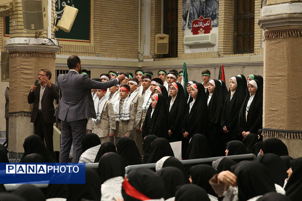 دیدار پیشکسوتان و فعالان دفاع مقدس و مقاومت با مقام معظم رهبری