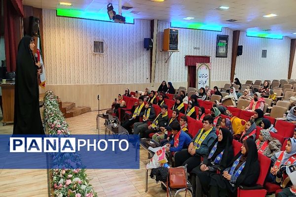 کلاس آموزشی خبرنگاری در کانون مهر تابان نیشابور