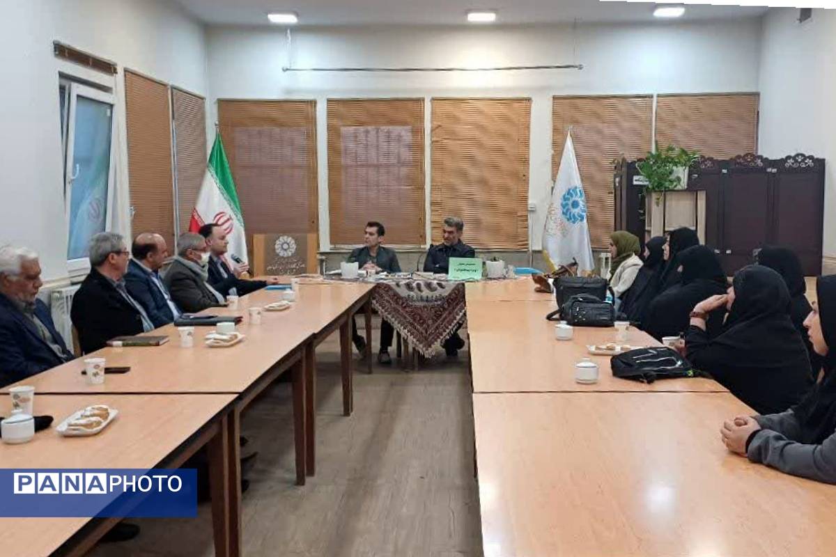 روایت قلم‌های ماندگار؛ پنجمین نشست کتابخوانی پیشکسوتان در پیشوا