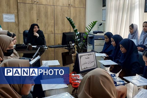 برگزاری جلسه همیاران مشاور در دبیرستان بعثت ناحیه یک شهرری