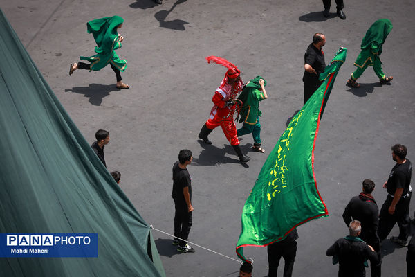 خیمه‌سوزان ظهر عاشورا در چهارراه گلوبندک تهران
