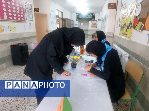 انتخابات شورای دانش آموزی در زاوه