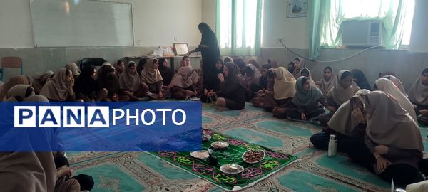 برگزاری مراسم سهشنبههای مهدوی در مدرسه فروغ رضوان