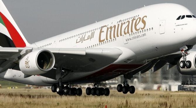 پروازهای امارات به شهر فرودگاهی امام طبق روال انجام می‌شود