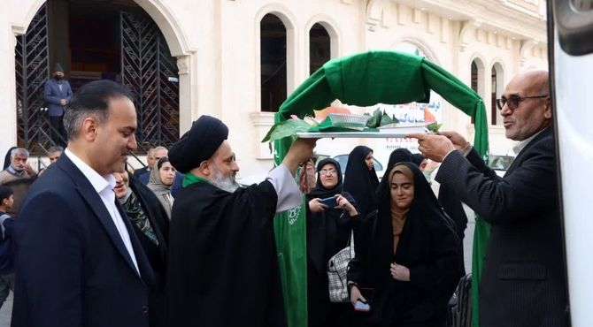 دانش آموزان دختر یزدی راهی سفر معنوی حج عمره شدند