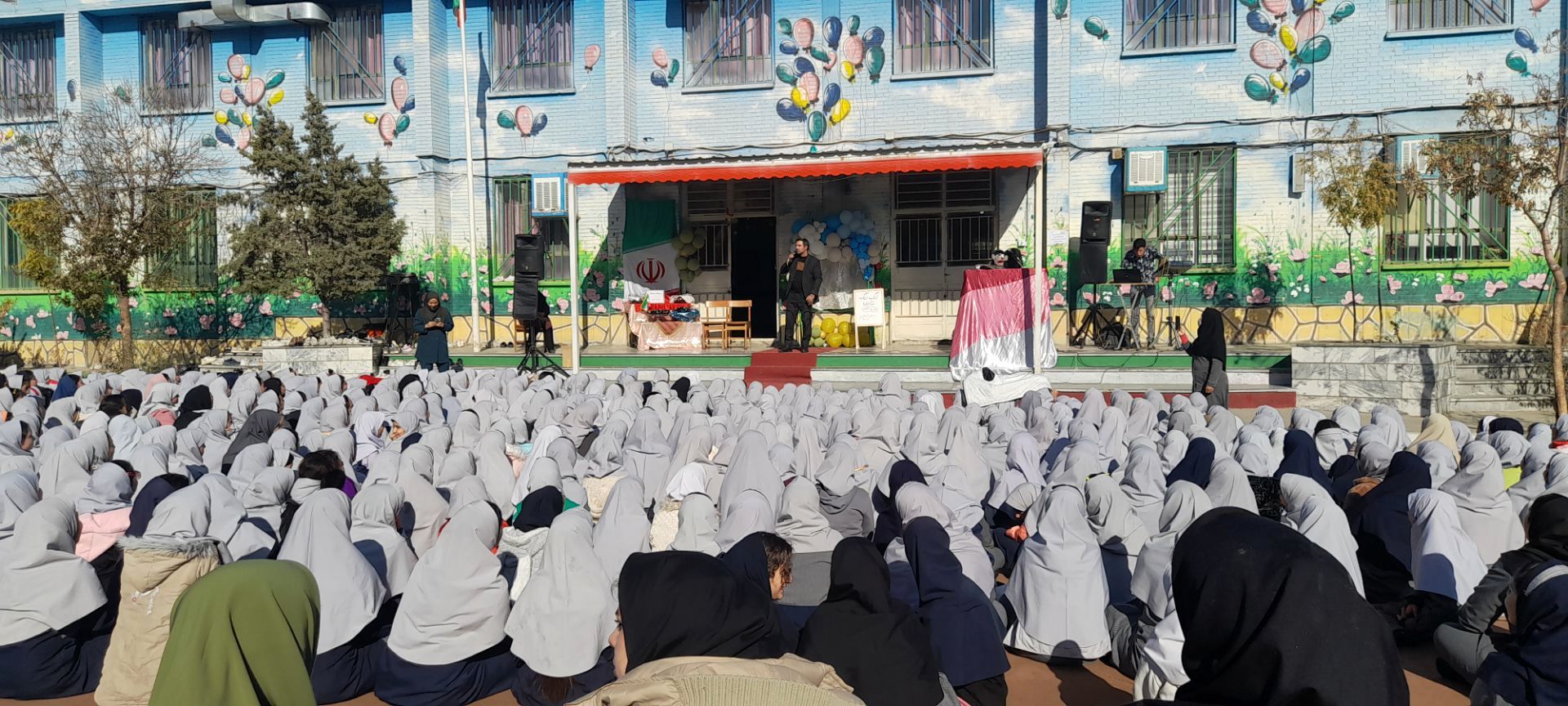 جشن شادی در دبستان نیایش