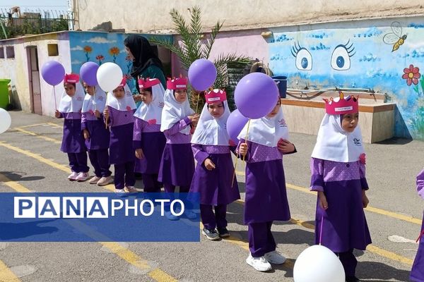 جشن شکوفه‌ها در دبستان حضرت مریم قیامدشت