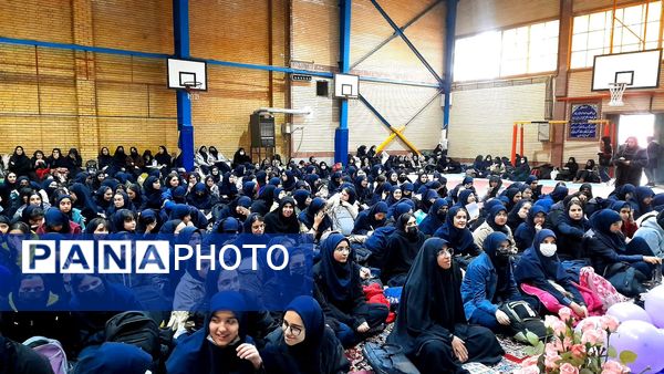 جشن ولادت حضرت زهرا(س) و روز مادر در مدرسه شاهد «عصمت» ناحیه ۳ کرج 