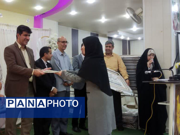جشن تجلیل ازمقام والای معلم در بندرخمیر