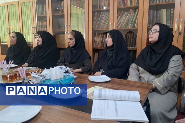 اولین جلسه هیات امنا و انجمن اولیا و مربیان دبیرستان پویش
