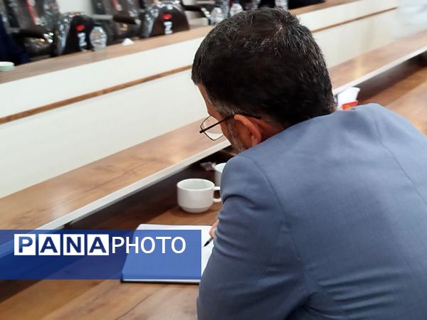نشست متصدیان کمیسیون های حل اختلاف و حمایت قضایی با سرمایه گذاری استان در کاشمر