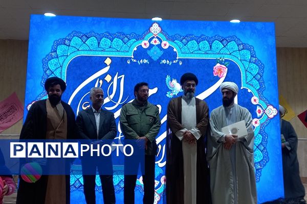 پیشوا غرق در نور و شادی؛ جشن میلاد حضرت مهدی (عج)
