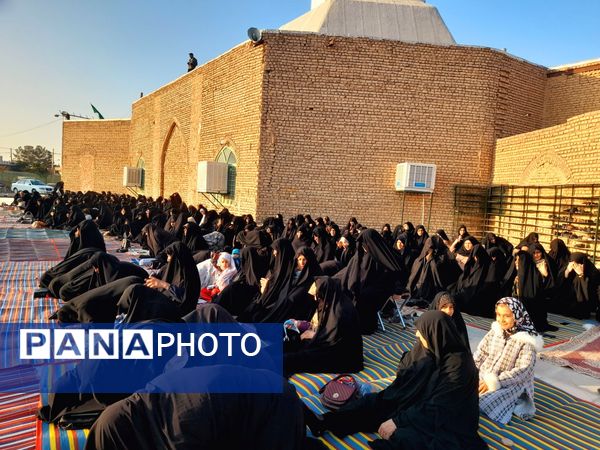 قرائت دعای باران و نماز جماعت در روستای دهنو خلیل آباد