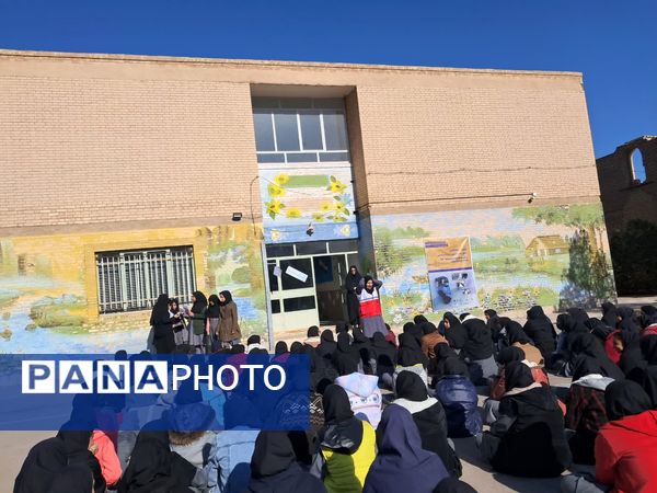 دبیرستان بنت الهدی میزبان بیست و هفتمین مانور زلزله تفت بود