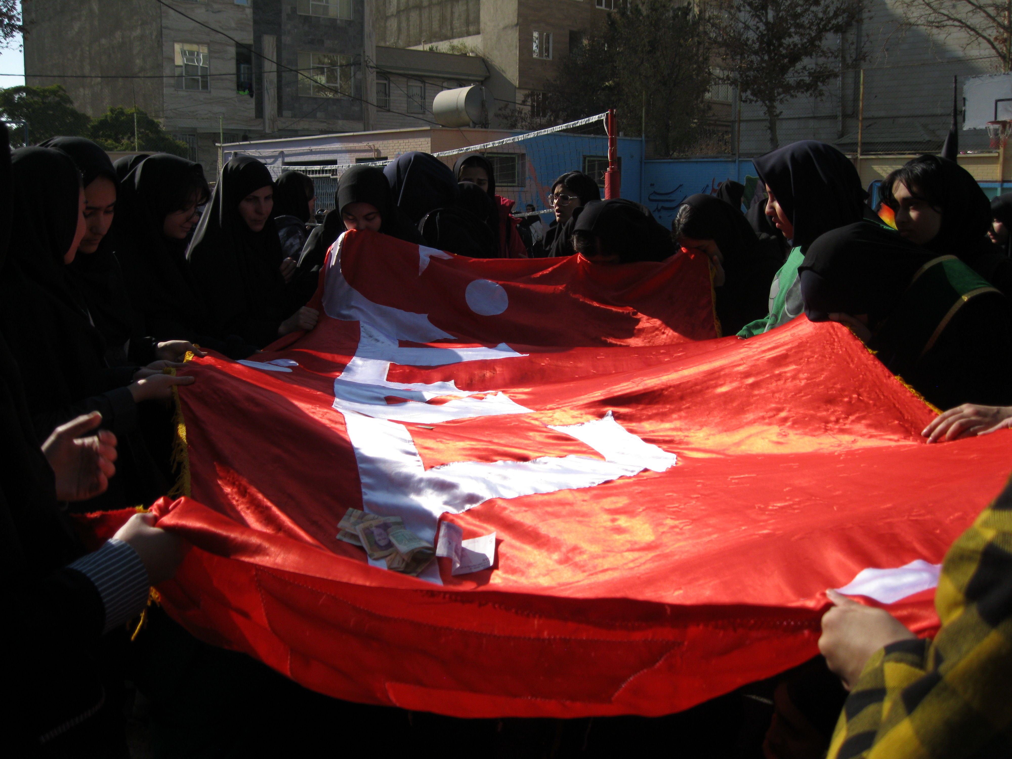 دبیرستان سردار شهید قاسم سلیمانی میزبان شهید گمنام شد