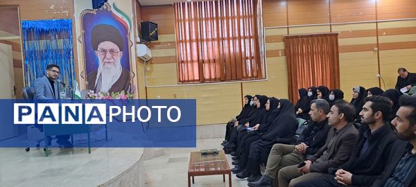 طرح فرهنگی آموزشی معلم زمینه ساز در منطقه زرین آباد 