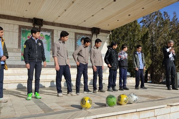 دومین روز از اردوی تمشک در شهرستان خمین 