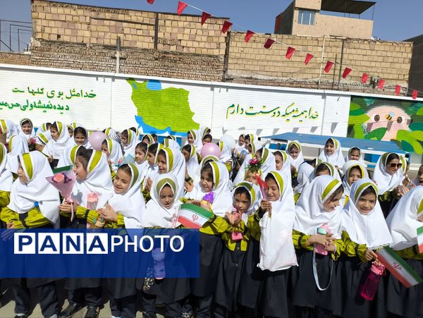 برگزاری جشن شکوفه‌ها در مدرسه عصمت شهرستان رباط کریم 