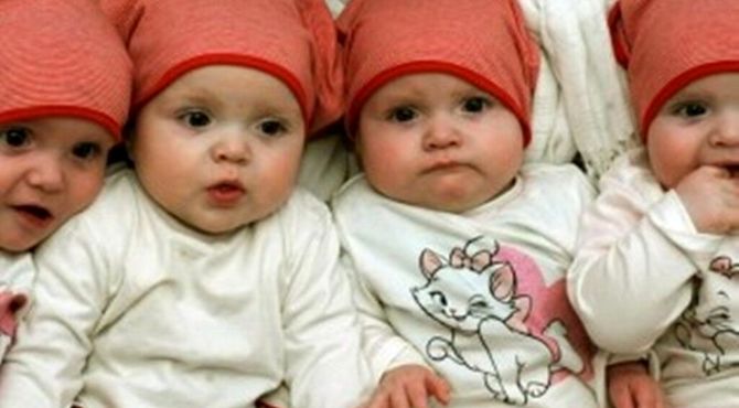 پرداخت مستمری و کمک‌هزینه مراقبتی به خانواده‌های دارای چندقلو