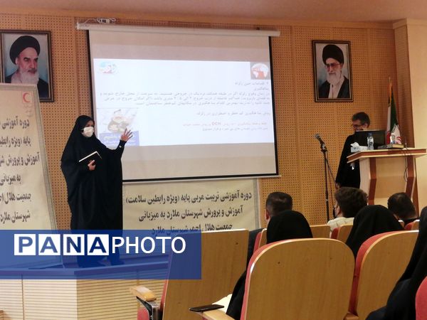 برگزاری دوره تربیت مربی پایه داوطلبی ویژه رابطین و مراقبین سلامت مدارس در ملارد