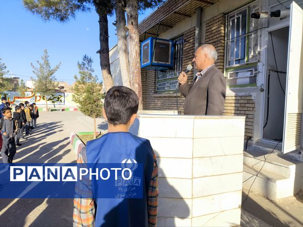 تجلیل از خبرنگار ارشد دبستان شهید پسندیده فدافن