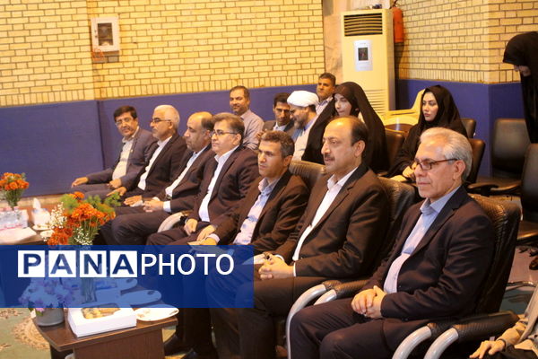 آیین سپاس معلم در دبستان دخترانه شهید باهنر بوشهر