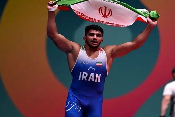 بولدزر ۲۳ ساله کشتی ایران برترین فرنگی کار جهان شد+فیلم