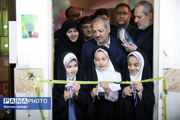 آیین تجهیز ۴۰۰۰ کتابخانه کلاسی با حضور وزیر آموزش و پرورش