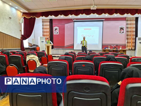 کارگاه آموزشی و توجیهی مربیان پیشتاز تربت حیدریه 