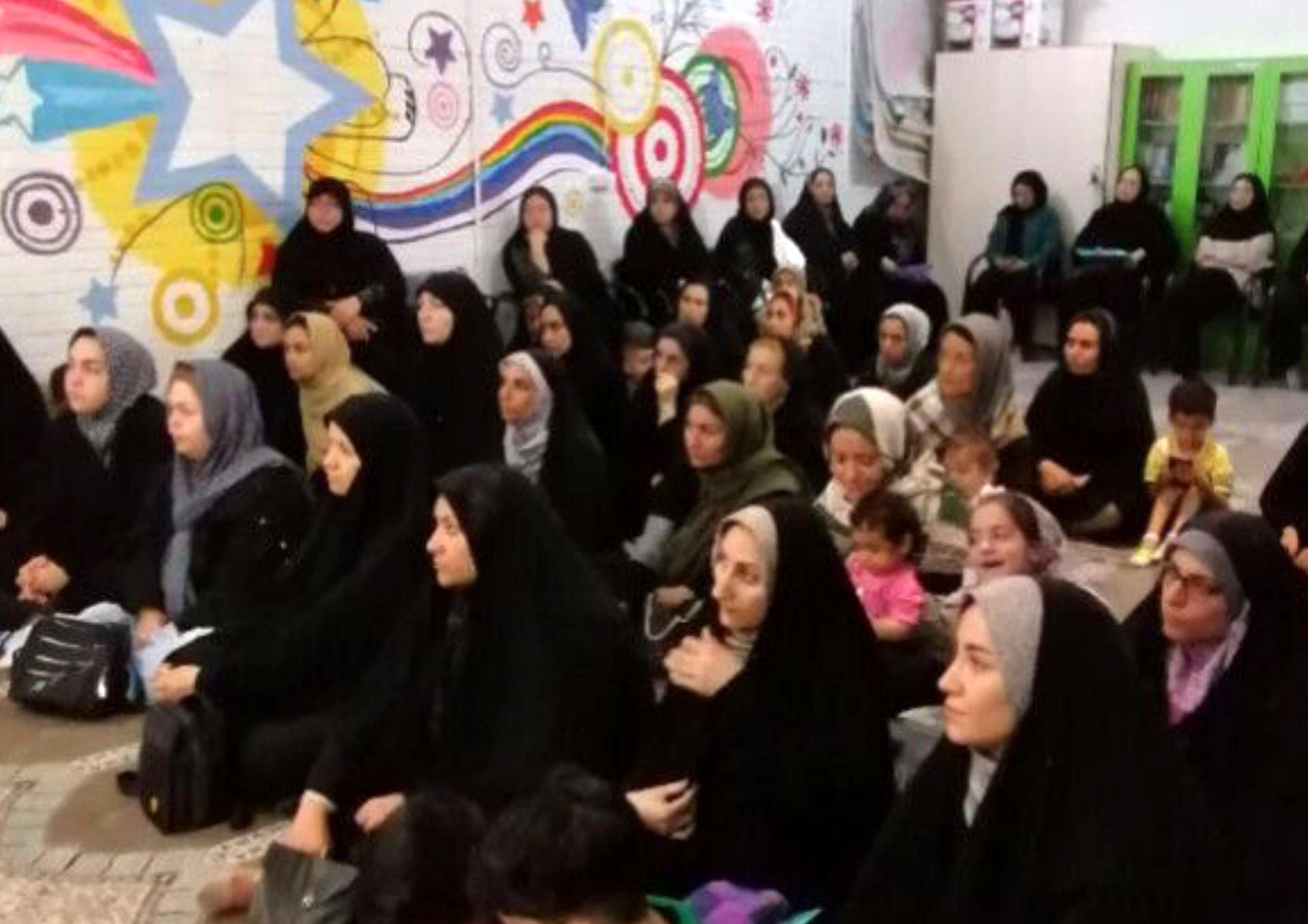 اولین جلسه اولیا و مربیان همراه با انتخابات انجمن اولیا و مربیان در دبیرستان دخترانه میثاق