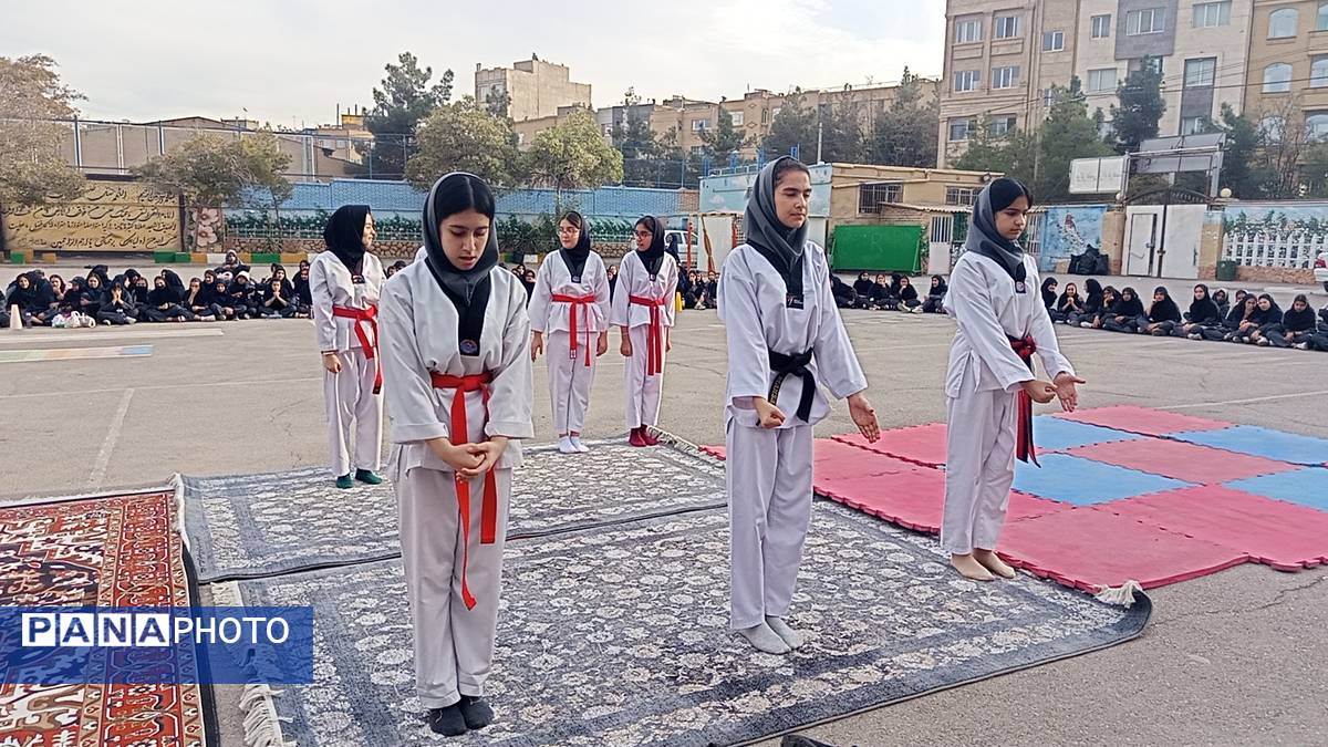 المپیاد ورزشی درون مدرسه ای در دبیرستان صدیقه 1 مشهد