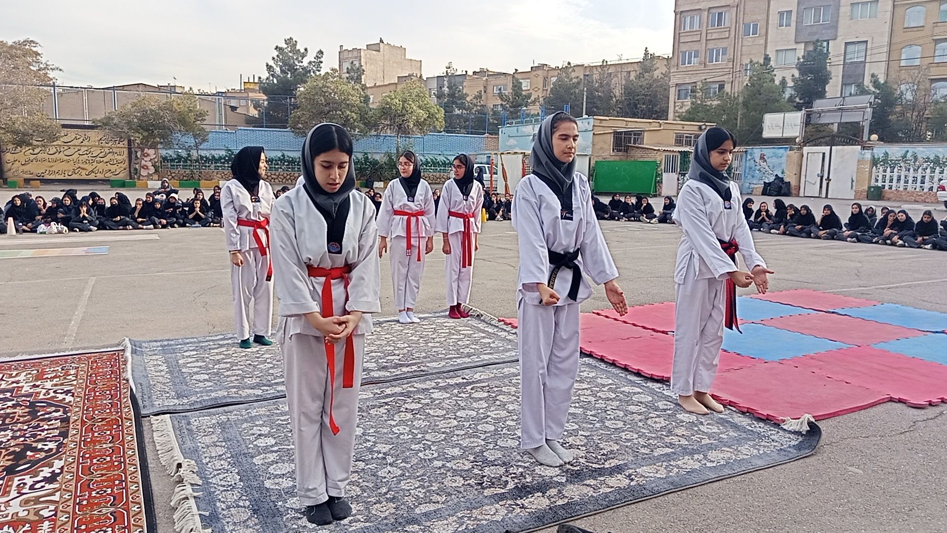 المپیاد ورزشی درون مدرسه ای در دبیرستان صدیقه 1 مشهد