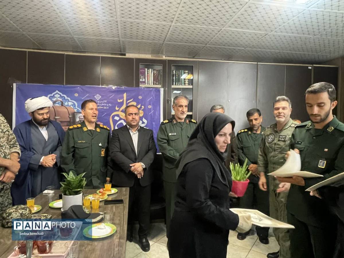 مدرسهای که در هفته معلم رنگ افتخار گرفت