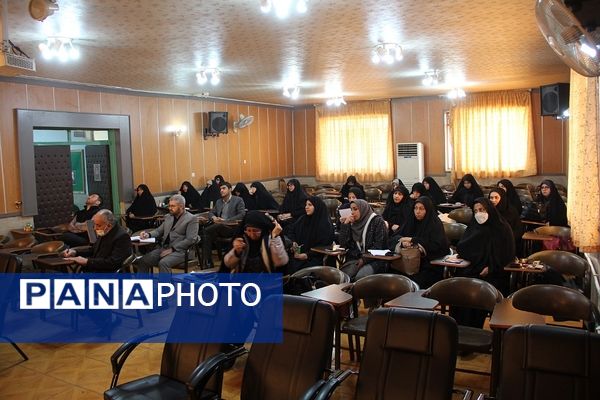 برگزاری برنامه روشنگری به مناسبت دهه بصیرت 