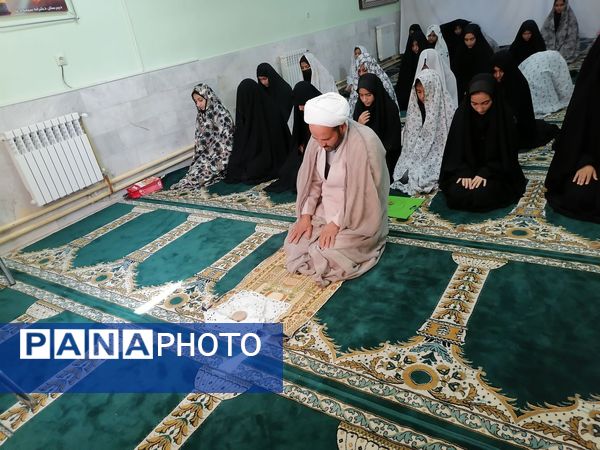 نمازجماعت دردبیرستان حاج مهدی روحانی ارغا